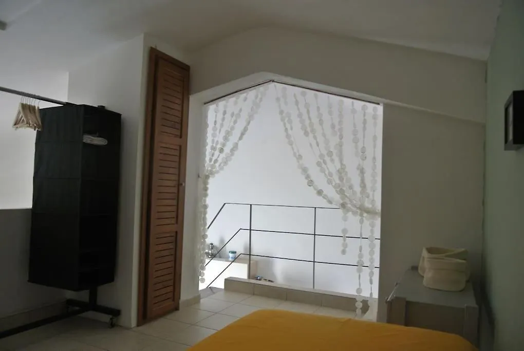 Calm & Airy Beach House Apartment In Nikiti Ελλάδα