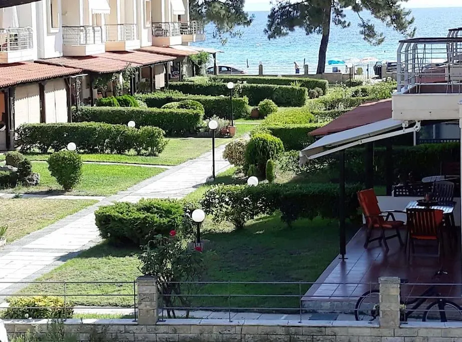 Calm & Airy Beach House Apartment In Nikiti Ελλάδα
